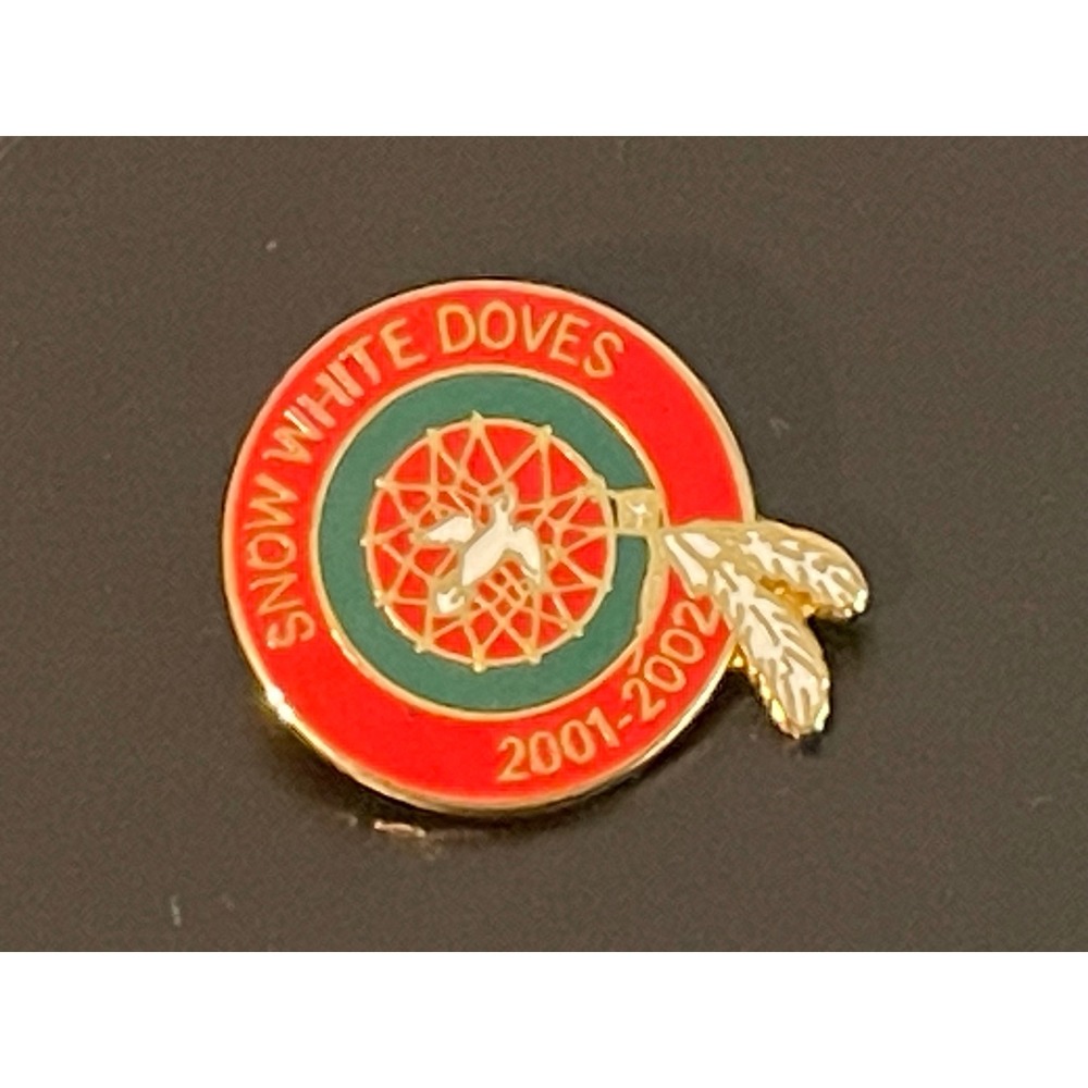 00712 Snow‎ White Doves 2001 2002 Enamel Pin Badge Dreamcatcher Dove